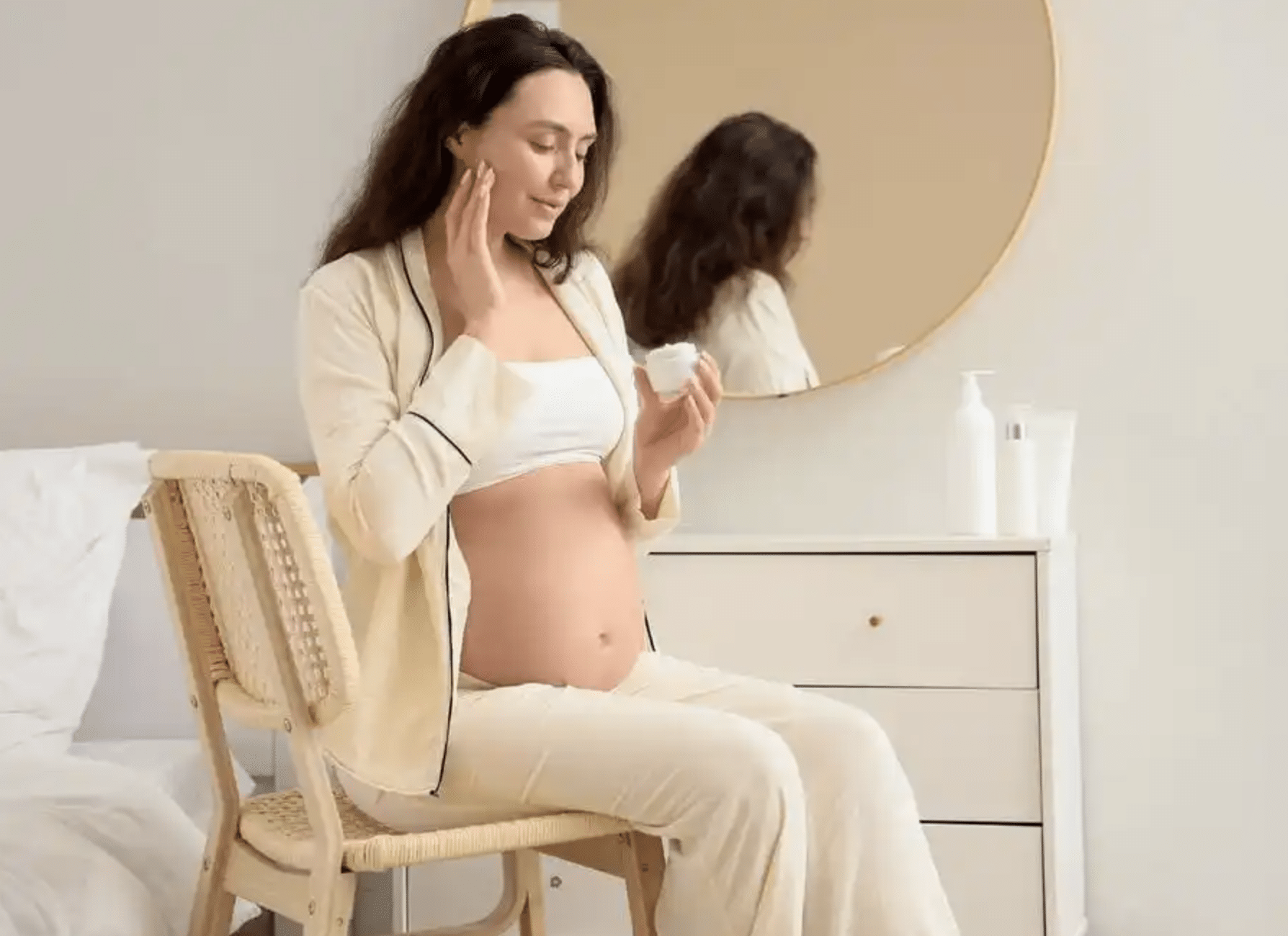 Leia mais sobre o artigo Cuidados com a Pele na Gravidez: Antes, Durante e Depois